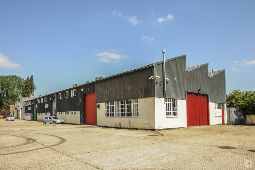 Lower Luton Rd, Harpenden for sale - Primary Photo - Image 1 of 1