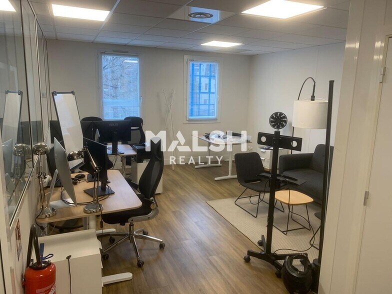 Office in Lyon to rent - Building Photo - Image 2 of 13