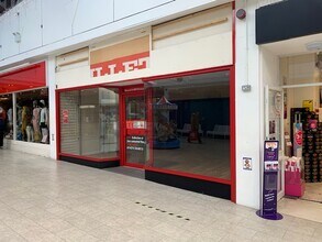 77-84 New Rd, Gravesend to rent Building Photo- Image 1 of 2