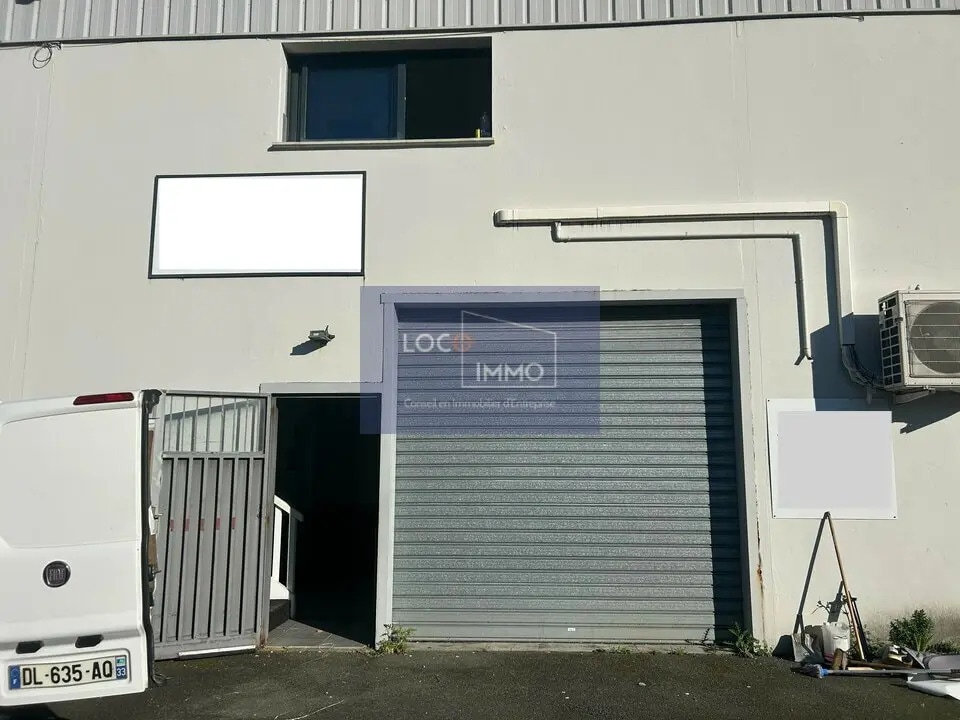 Location Local d'activités 145 m² - Photo 1