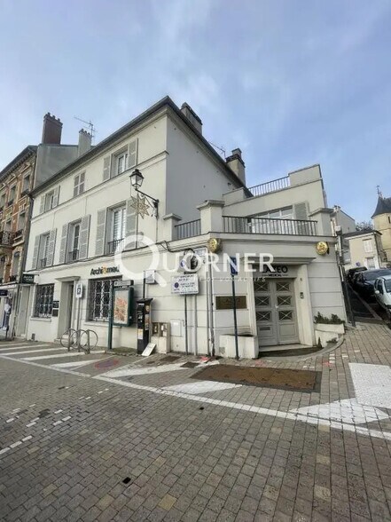 Office in Pontoise to rent - Building Photo - Image 1 of 10