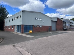 Kingsbury Rd, Curdworth to rent Building Photo- Image 1 of 15