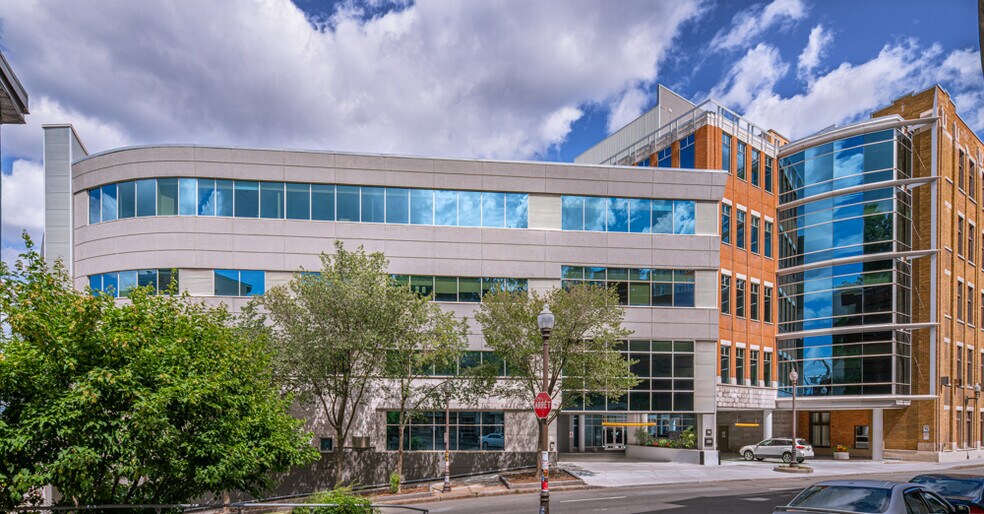 330 Rue De SaintVallier E, Québec G1K 9C5 Office for Rent