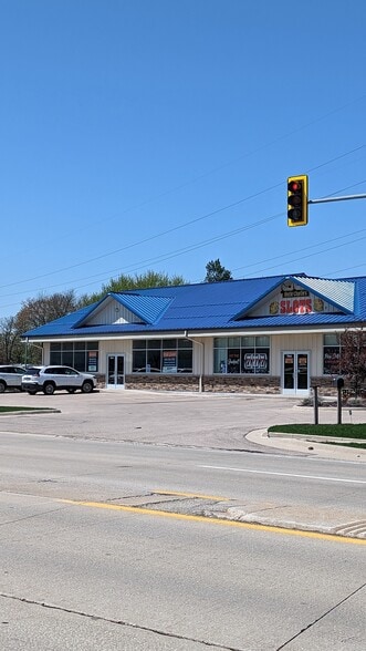 7942 Forest Hills Rd, Loves Park, IL for sale - Building Photo - Image 1 of 1