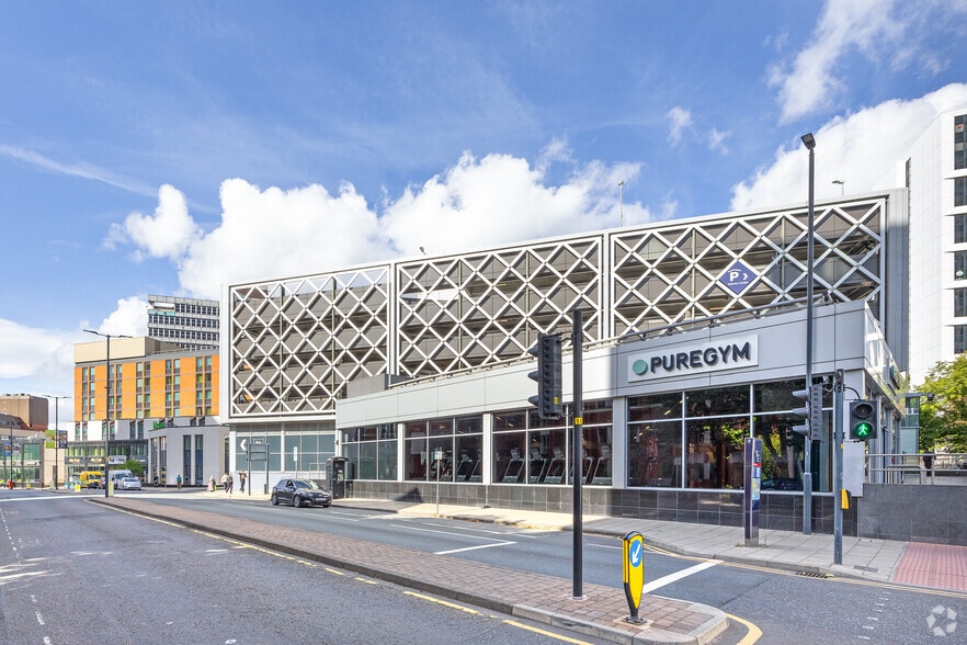 Merrion Ctr, Leeds to rent - Building Photo - Image 3 of 5