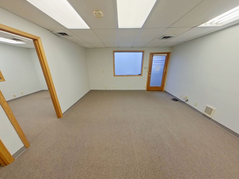 1400 High St, Eugene, OR for rent - Building Photo - Image 3 of 8