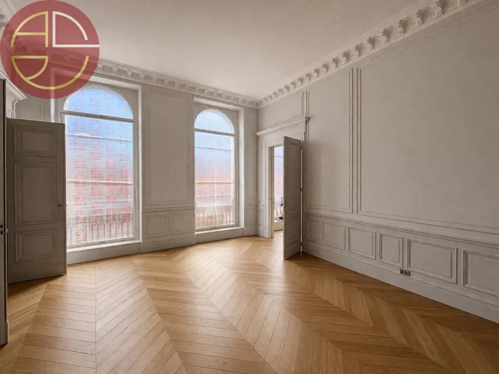 Location Bureaux 173 m² à 215 m² - Photo 1