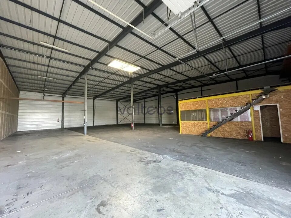 Office in Mondouzil to rent Interior Photo- Image 1 of 7