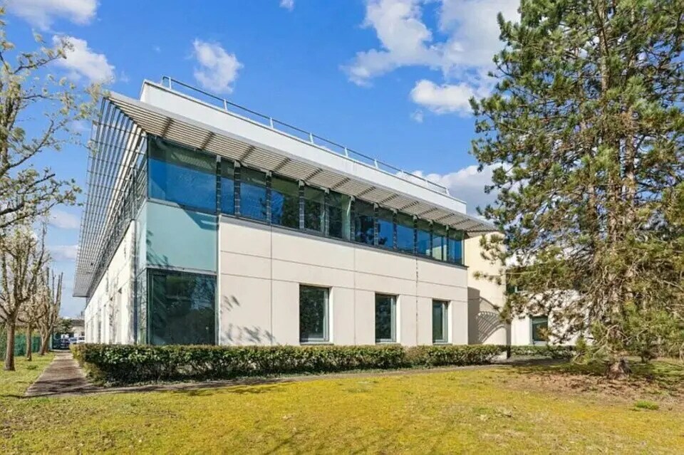 Office in Mérignac to rent Building Photo- Image 1 of 12