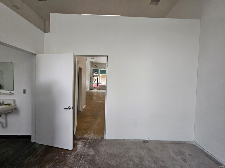 995 E Green St, Pasadena, CA for rent - Building Photo - Image 2 of 11