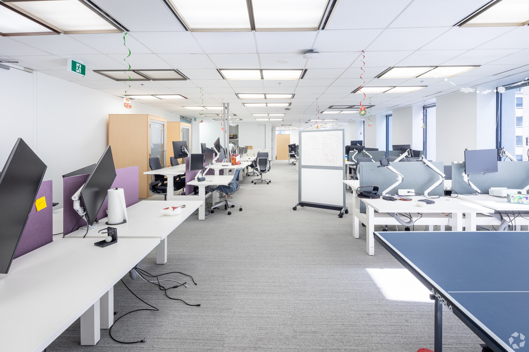 390 Bay St, Toronto, ON to rent Interior Photo- Image 1 of 2