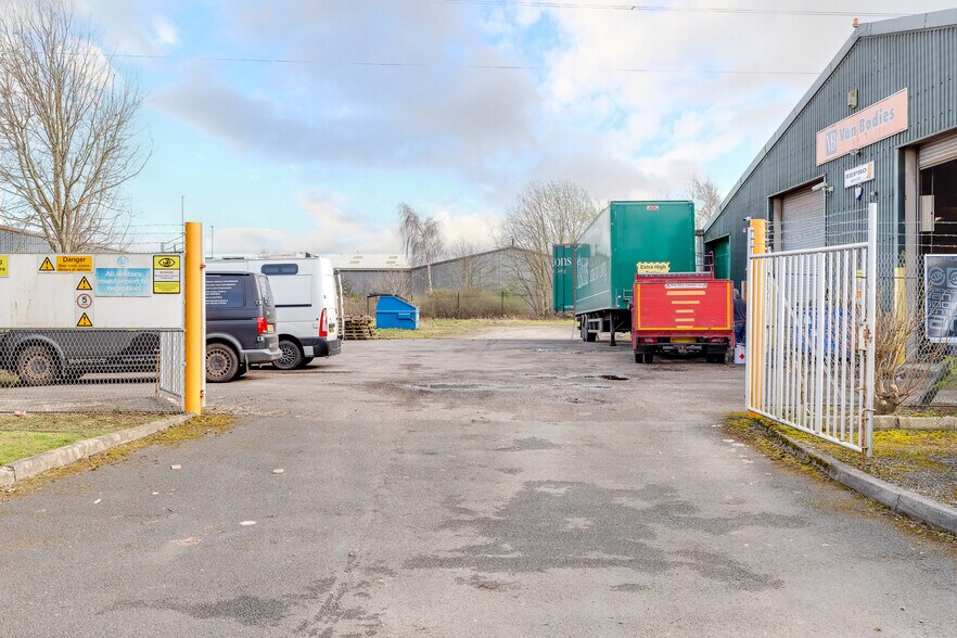 706 Eastgate, Morecambe for sale - Primary Photo - Image 1 of 1