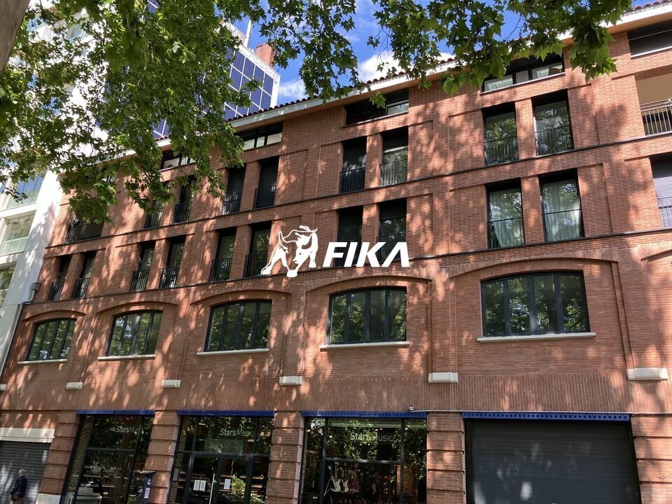 Office in Toulouse for sale Building Photo- Image 1 of 7