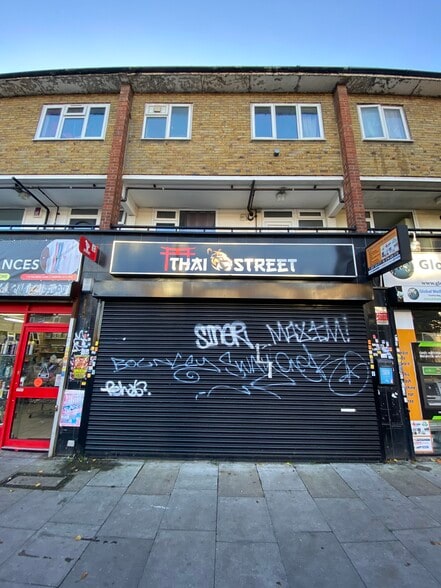 116 Salmon Ln, London to rent - Building Photo - Image 1 of 5