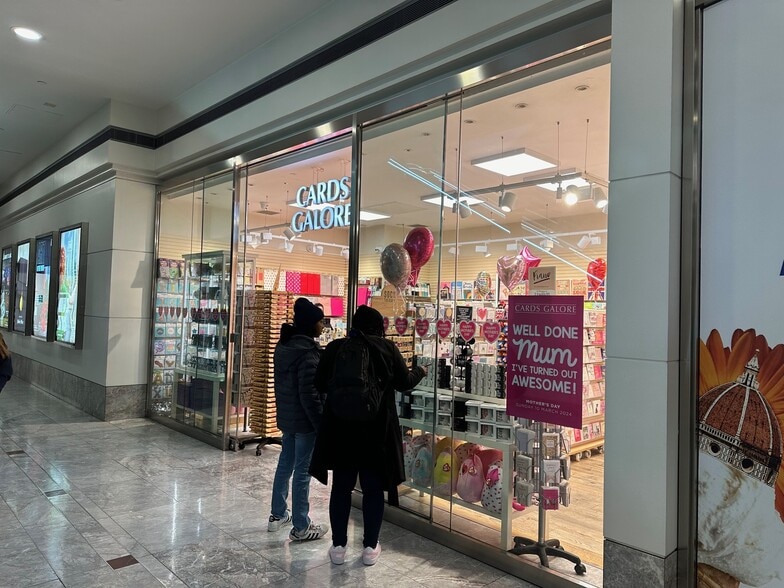 Cabot Place W, London to rent - Building Photo - Image 1 of 2