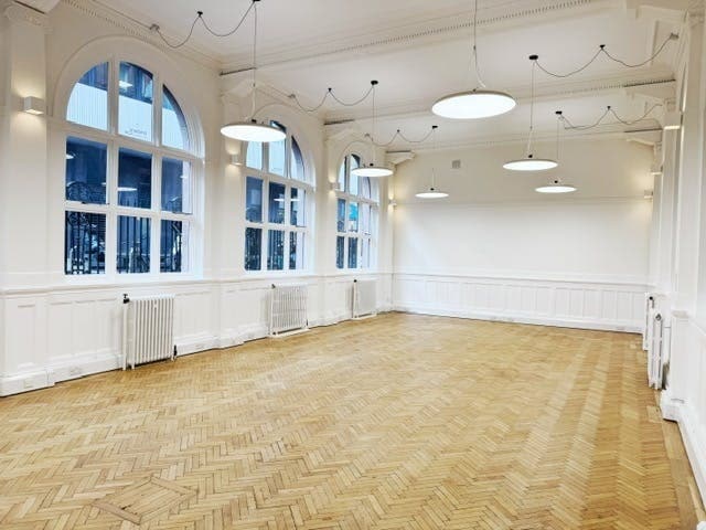 20-21 Staple Inn Buil, London to rent Building Photo- Image 1 of 27