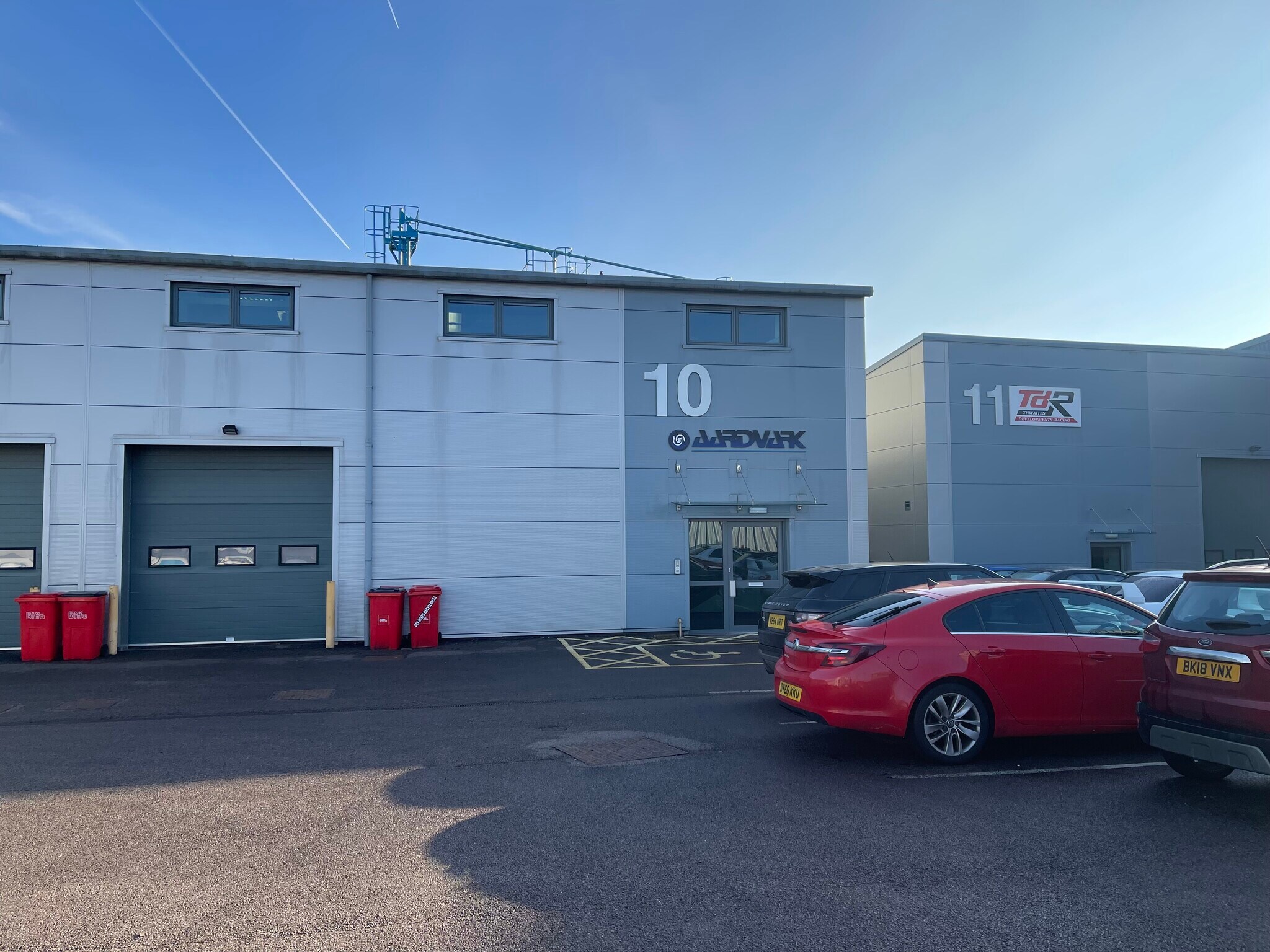 Lower Cape, Warwick to rent Building Photo- Image 1 of 19