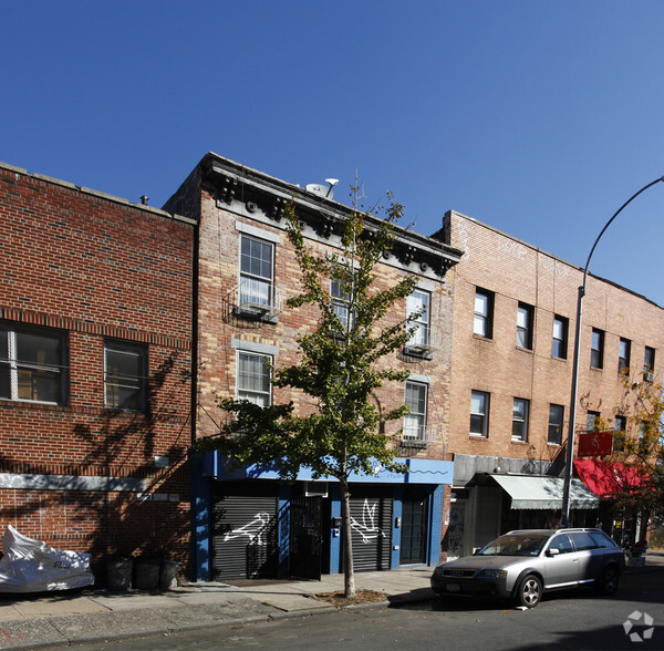 343 Grand St, Brooklyn, NY for sale - Primary Photo - Image 1 of 1