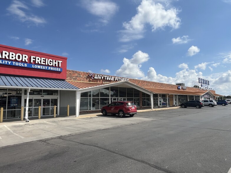 2110 Oklahoma Ave, Woodward, OK for rent - Building Photo - Image 1 of 11