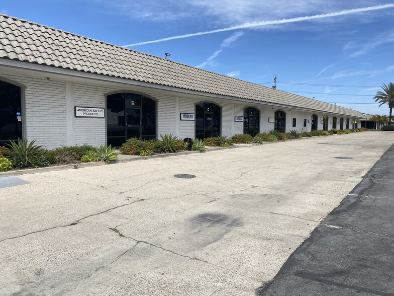 2800 S Main St, Santa Ana, CA for sale - Building Photo - Image 2 of 7