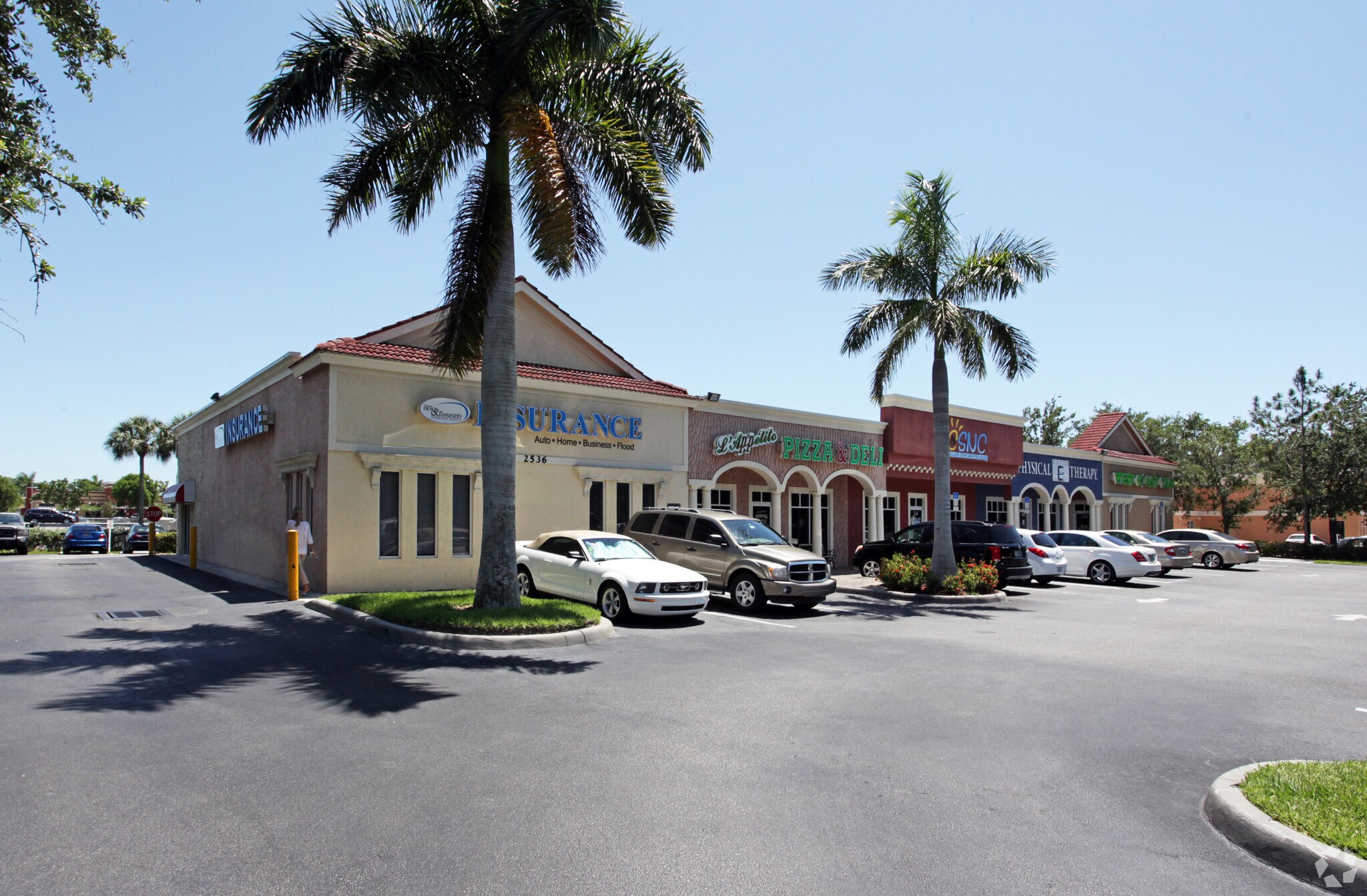 2528-2548 Northbrooke Plaza Dr, Naples, FL for sale Primary Photo- Image 1 of 1