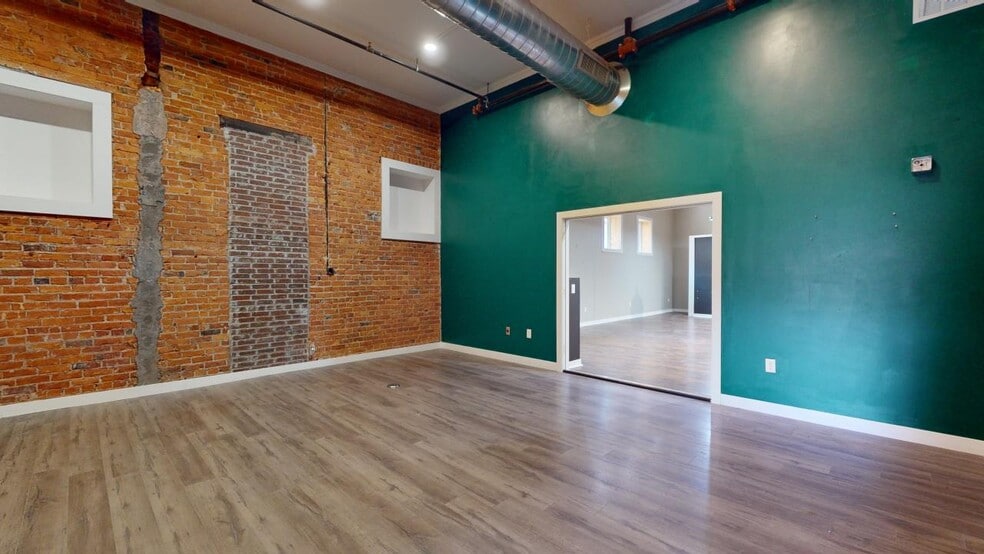 112 W 2nd St, Grand Island, NE to rent - Interior Photo - Image 3 of 18