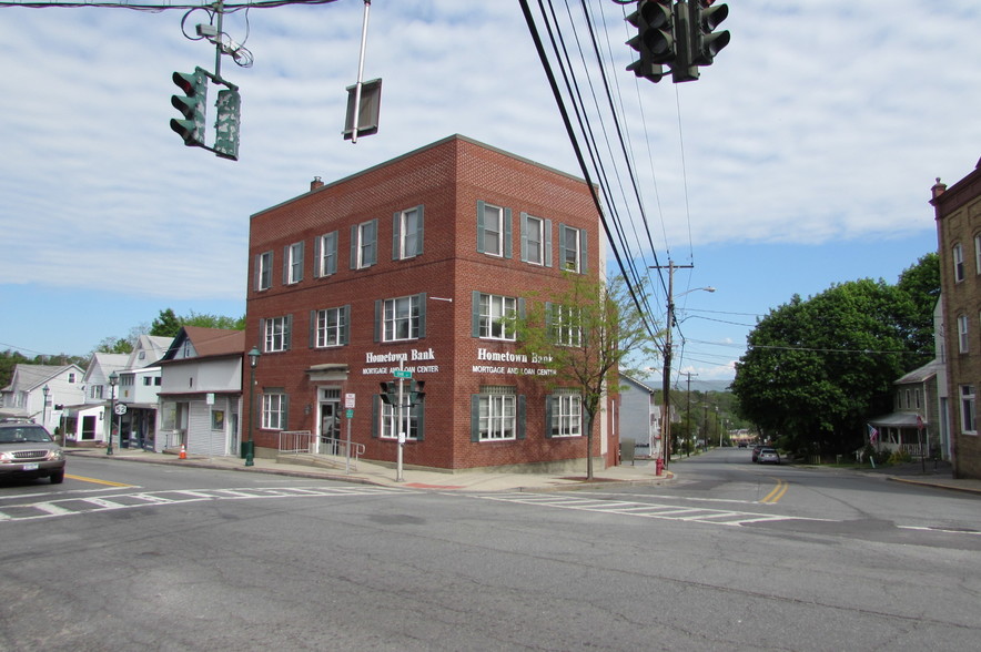 74 W Main St, Walden, NY for sale - Primary Photo - Image 1 of 1