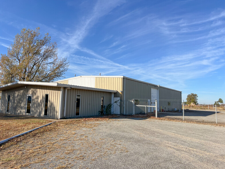 601 Truck Byp, Drumright, OK for rent - Building Photo - Image 1 of 8