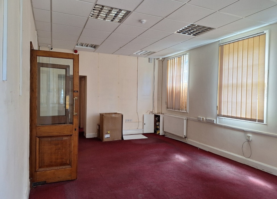 24 Southernhay East, Exeter to rent Building Photo- Image 1 of 3