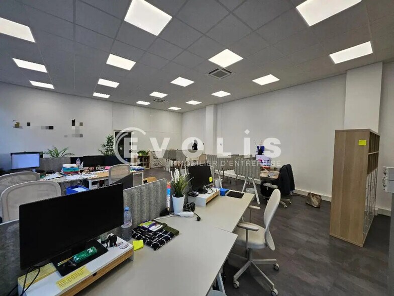 Office in Montrouge to rent - Interior Photo - Image 3 of 9