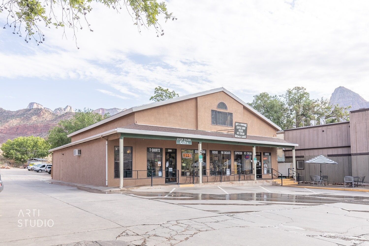 866 Zion Park Blvd, Springdale 84767