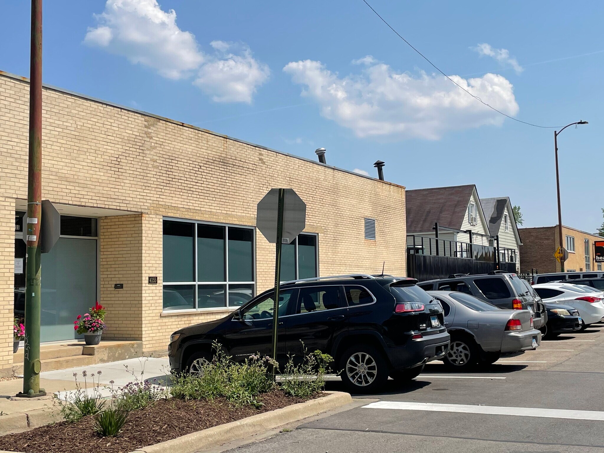 4155 N Rockwell St, Chicago, IL to rent Primary Photo- Image 1 of 31