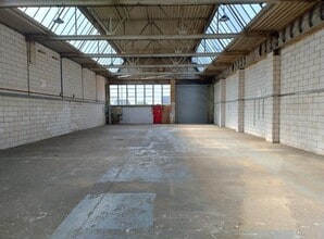 Wilbury Way, Hitchin to rent Interior Photo- Image 2 of 3