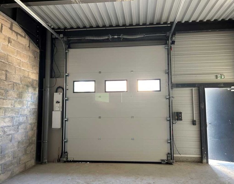 Light Industrial in Épinay-sur-Seine to rent - Interior Photo - Image 3 of 5