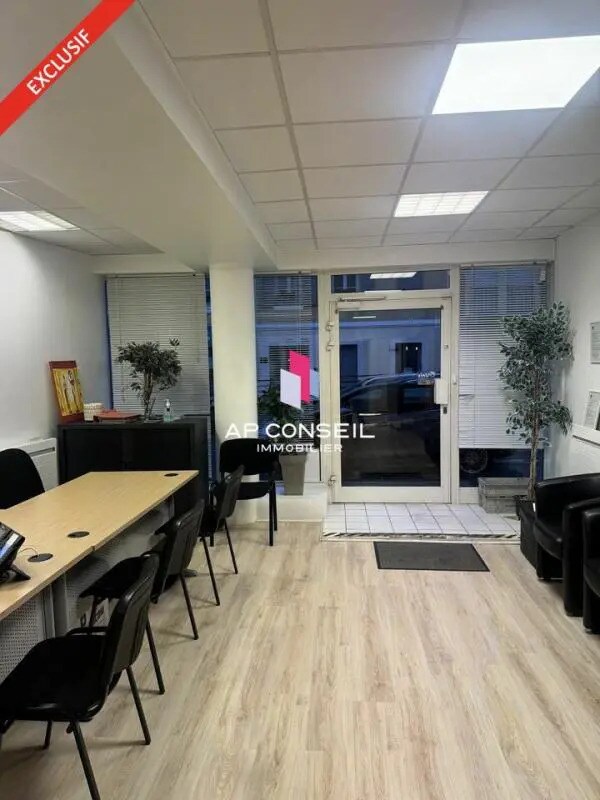 Office in Rambouillet for sale Primary Photo- Image 1 of 11