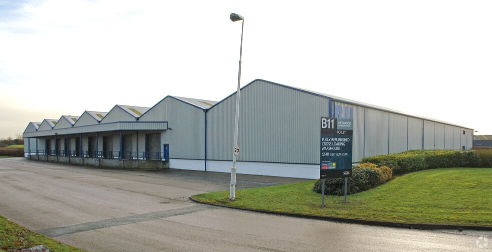 11 Broadlands, Heywood to rent - Building Photo - Image 2 of 2