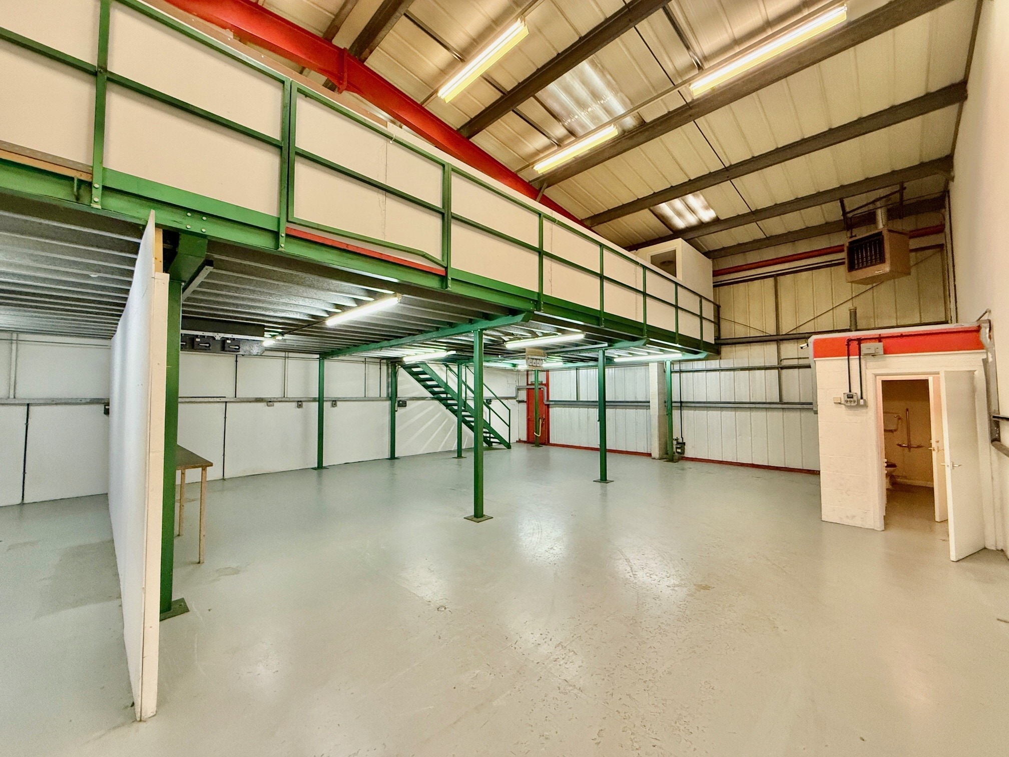 Studland Rd, Northampton to rent Interior Photo- Image 1 of 2