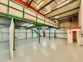 Studland Rd, Northampton to rent Interior Photo- Image 1 of 2