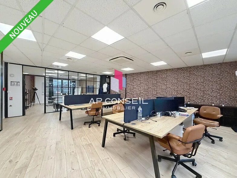 Office in Saint-Germain-en-Laye to rent - Interior Photo - Image 1 of 4