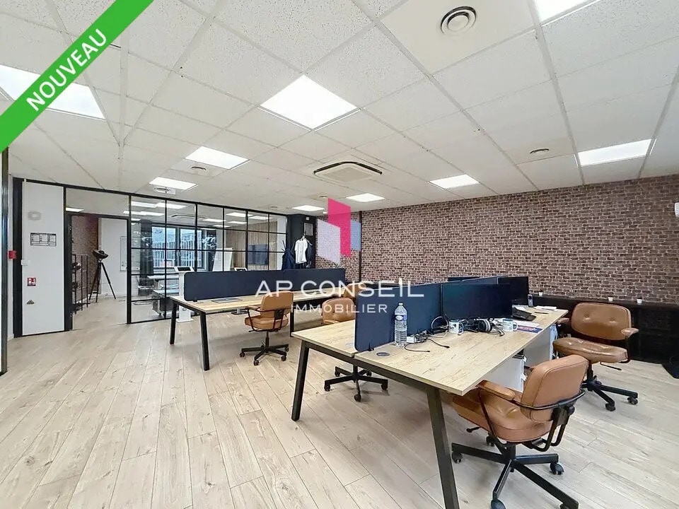 Office in Saint-Germain-en-Laye to rent Interior Photo- Image 1 of 5