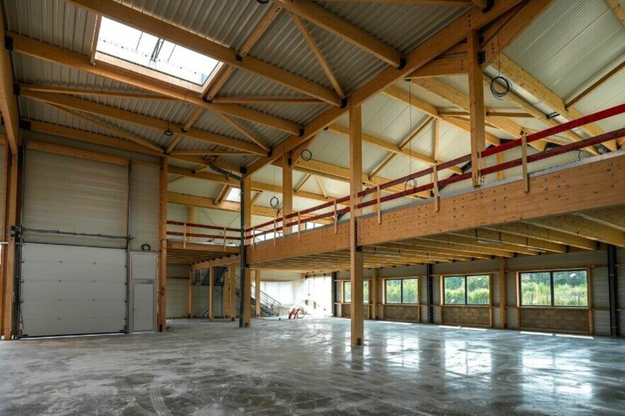 Light Industrial in Villebon Sur Yvette for sale - Interior Photo - Image 3 of 5