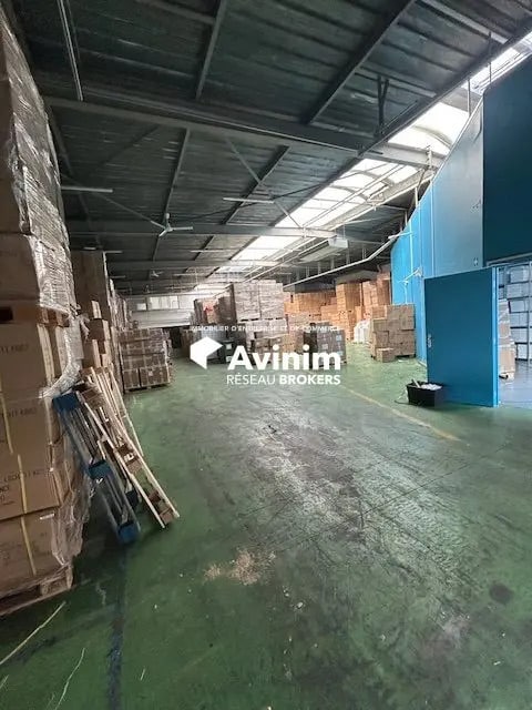Industrial in Montreuil to rent Primary Photo- Image 1 of 5