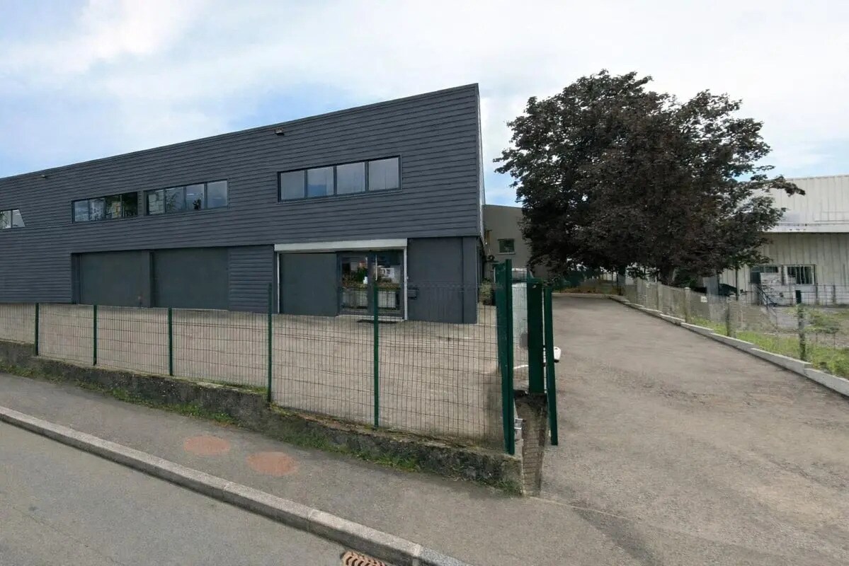 Office in Dardilly to rent Building Photo- Image 1 of 8