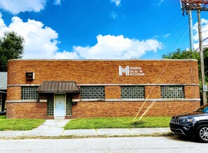 912 E 21st St, Indianapolis, IN for rent Building Photo- Image 1 of 12