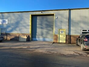 Modular Ct, Wolverhampton to rent Building Photo- Image 1 of 5