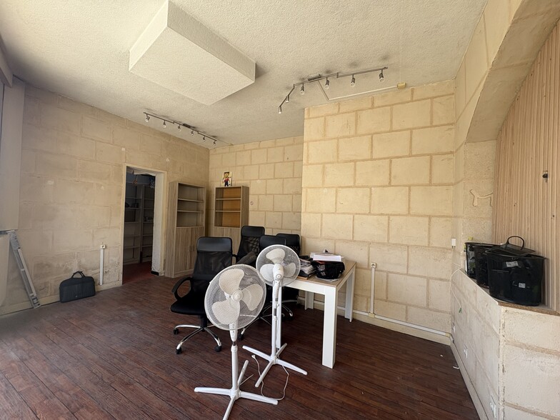 137 Rue Georges Mandel, Bordeaux to rent - Building Photo - Image 2 of 5