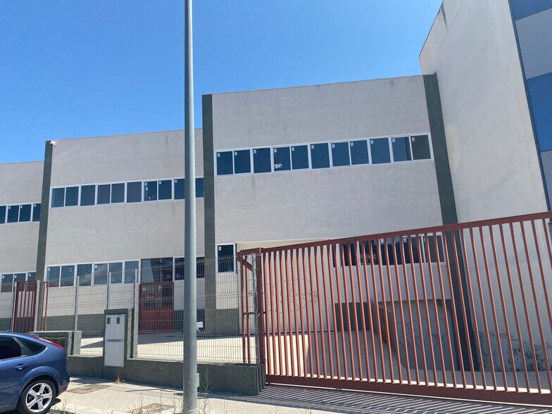 Avenida de la Reguera, 7, Móstoles, Madrid for sale - Building Photo - Image 3 of 3