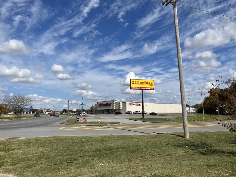 190 Clinic Dr, Hopkinsville, KY for rent - Building Photo - Image 2 of 7