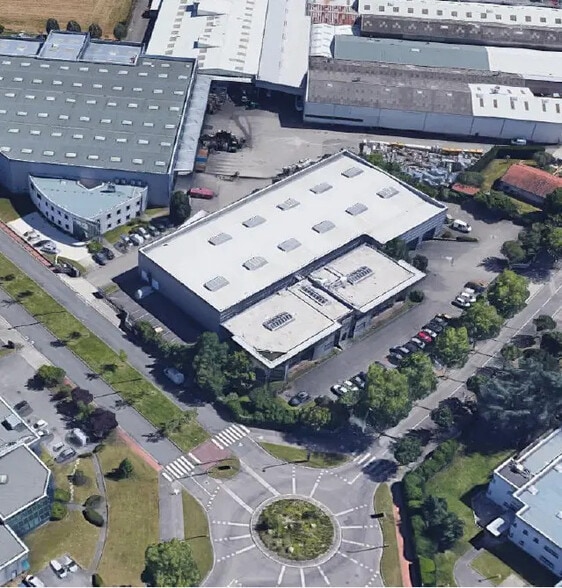 Light Industrial in Décines-Charpieu to rent - Aerial - Image 3 of 3