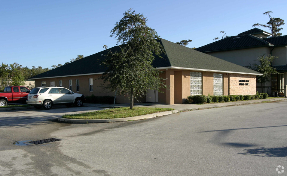 5633 Metrowest Blvd, Orlando, FL for rent - Building Photo - Image 3 of 9